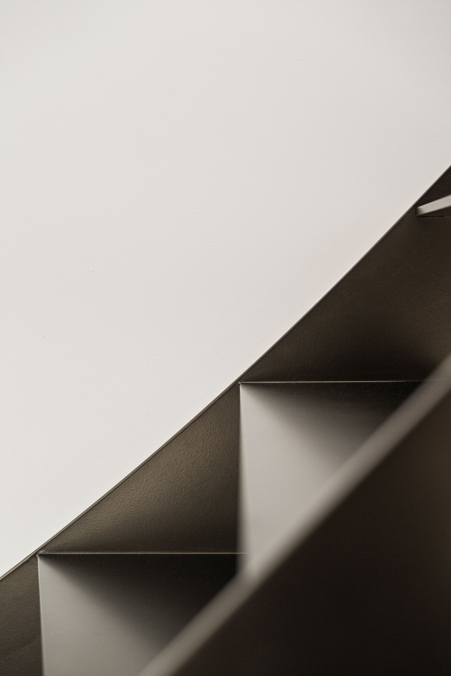 Luxe Interieurproject met Groene Verdi Alpi en Witte Estremoz Marmer
