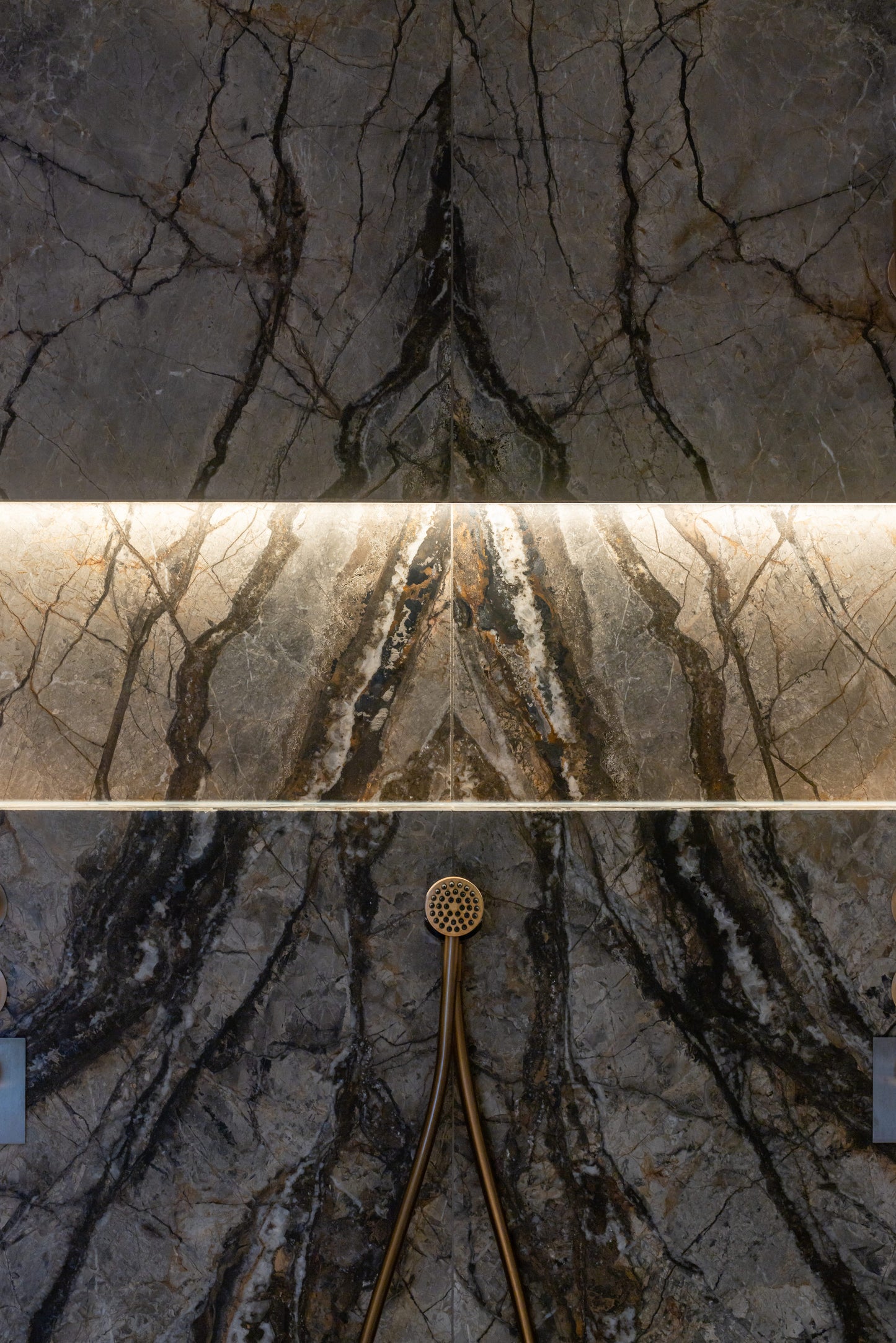 Exclusieve Mancave met Hoogwaardige Natuurlijke Stenen