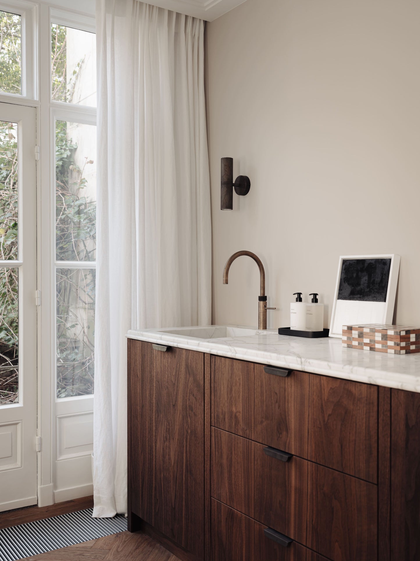 Luxe Interieurontwerp met Hoogwaardige Natuurstenen