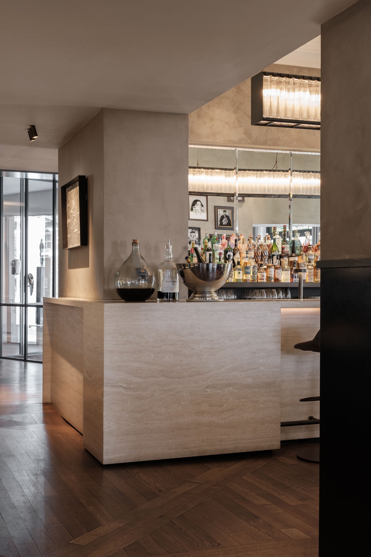 Stijlvol Bar- en Interieurontwerp met Hoogwaardige Natuurstenen