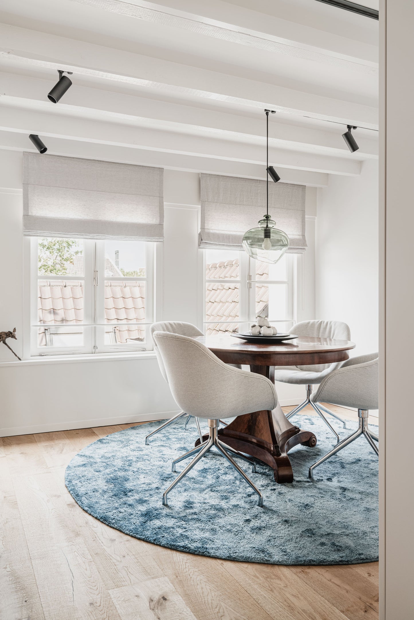 Luxe Interieurproject met Groene Verdi Alpi en Witte Estremoz Marmer